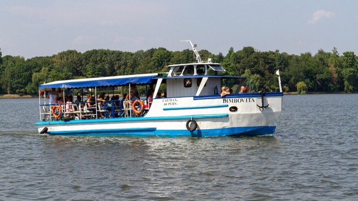 V Rumunsku se převrátila loď s turisty. Tři dospělí a dítě zemřeli