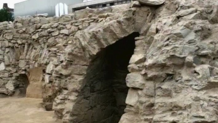 Archeologové našli ve vesnickém obchodě poklad ohromné hodnoty