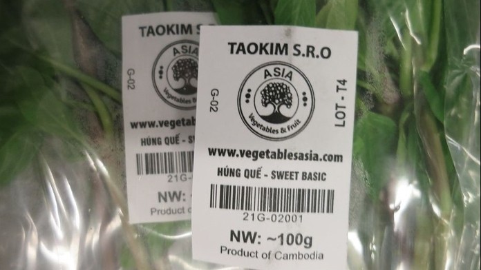 Inspektoři odhalili nebezpečné potraviny. Papričky a bazalka byly plné pesticidů
