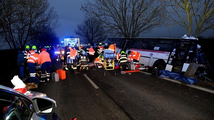 Po řidiči autobusu zbyly tři dcery! Kolegové pro rodinu sbírají peníze