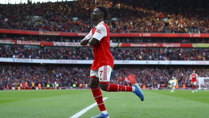 Arsenal dál vévodí Premier League. Zvládl i přestřelku s Liverpoolem