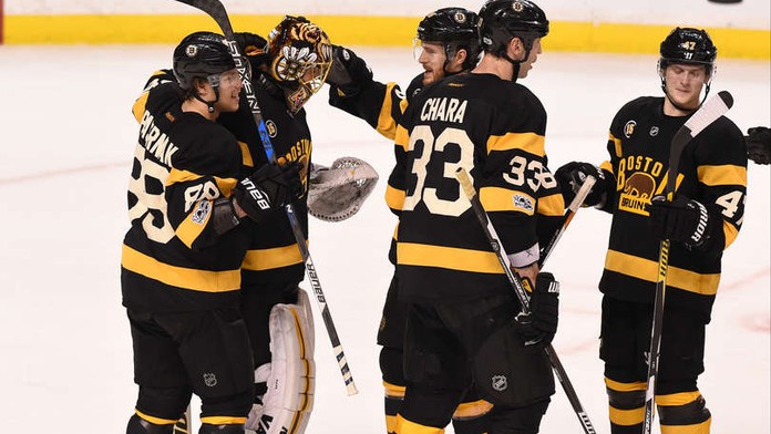 Pastrňák pomohl k výhře Bostonu, Neuvirth vychytal Toronto