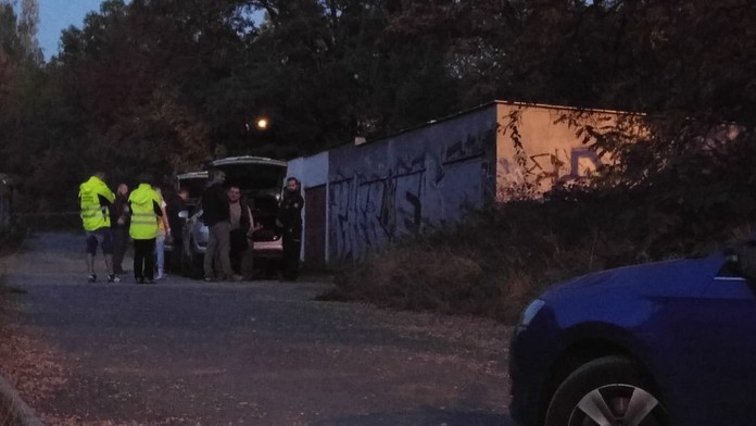 U řeky v Plzni našli mrtvého muže! Policie má podezření na vraždu