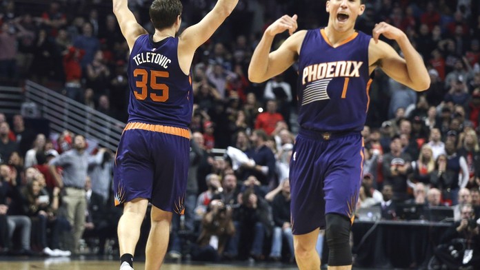 Velký obrat v Chicagu! Phoenix vyhrál košem v poslední vteřině