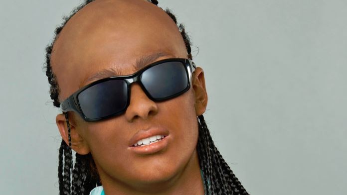 Úžasná proměna: Z Adama Mišíka se stal Stevie Wonder!