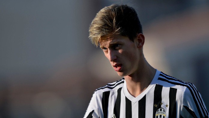 Macek si v Juventusu s Ronaldem nekopne. Přestoupil do Švýcarska!