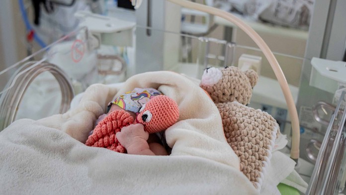 Vánoční princezna. Do babyboxu na zámečku v Praze někdo odložil holčičku