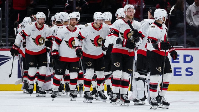 Tvrdý direkt pro Boston, v Ottawě schytal sedmičku. Crosby překonal další milník
