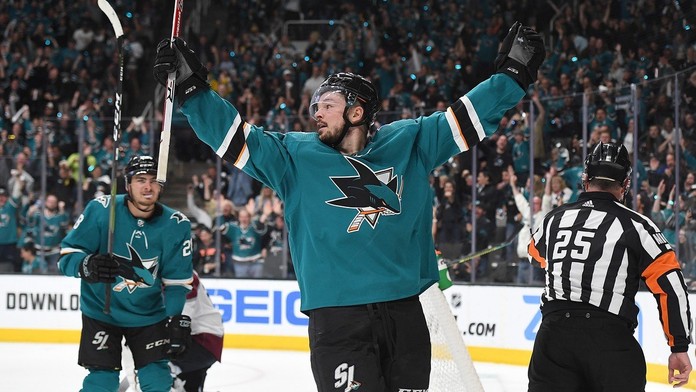 Fantastický Hertl s Pastrňákem! Boston i San Jose útočí na postup