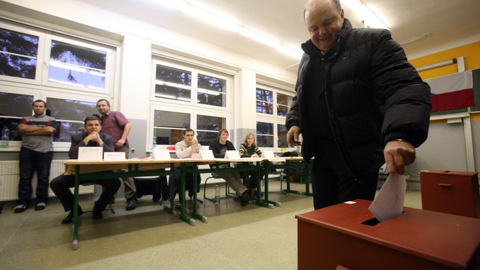 Vláda schválila zákon o referendu, cesta k němu bude ale velmi dlouhá