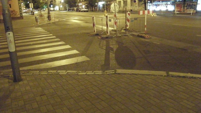 Mladík se v Praze postřelil, prý myslel, že pistole není nabitá