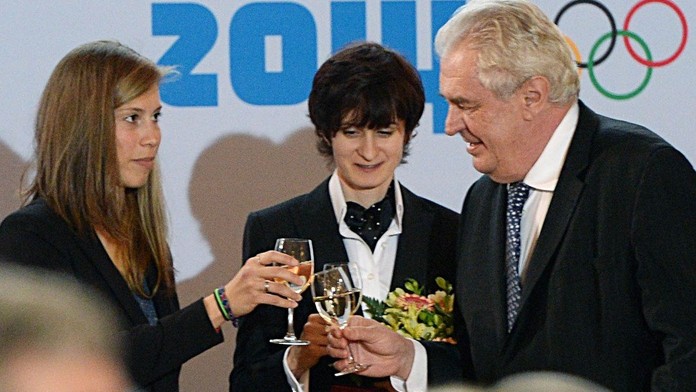 Prezident Zeman gratuloval k medailím. Všech šest v jeden den!