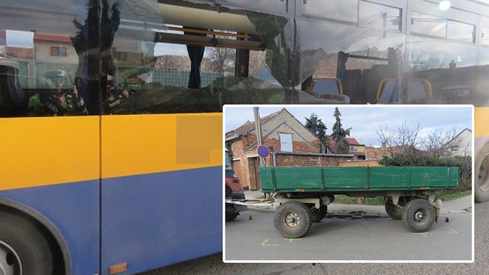 Autobus s dětmi boural! Ve škole jich záchranáři ošetřili třináct!