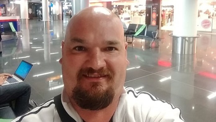 Všude byli hasiči, líčí šipkař Sedláček. Letadlo mělo poruchu na brzdách