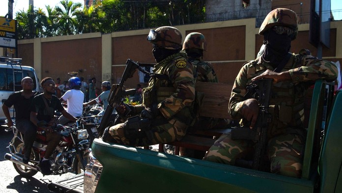 Gangsteři na Haiti zavraždili přes 180 lidí. Báli se temné magie