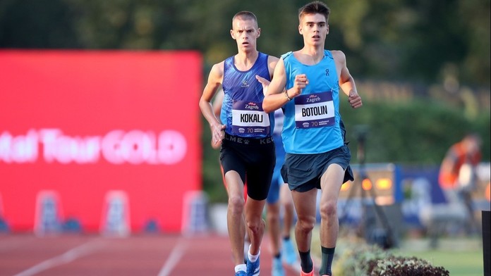 Skvělé gesto fair play. Chorvat pomohl do cíle soupeři. Ten byl diskvalifikován