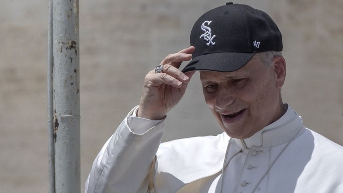 Papež Lev XIV. s kšiltovkou White Sox