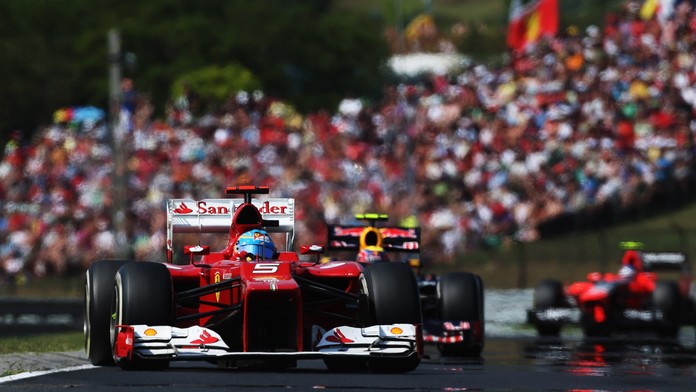 F1 pokračuje v Belgii, lídr Alonso trénoval na kole