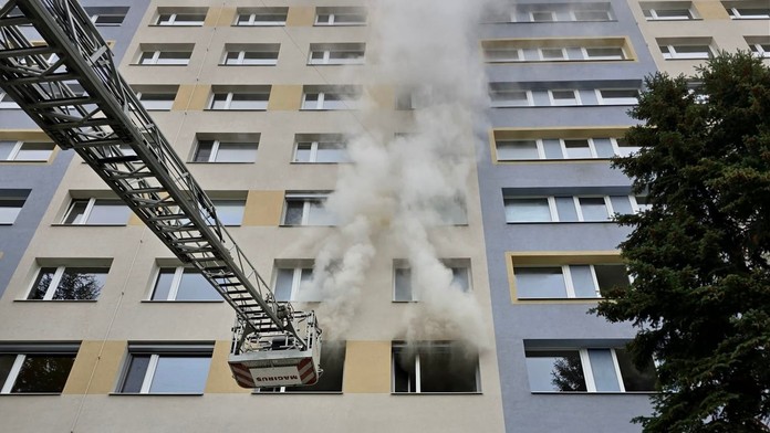 Hasiči zasahovali u požáru bytu v Jarníkově ulici na pražském Chodově