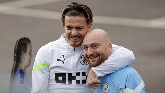 Manchester City přišel o důležitého muže. Proslavil se i oslavami v kabině