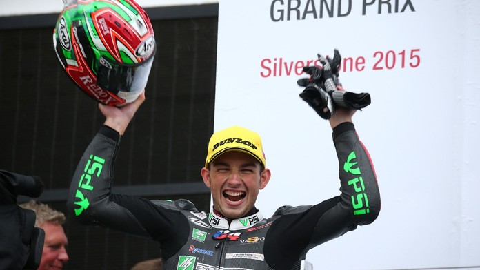 Poprvé na bedně! Skvělý Kornfeil zajel v Silverstonu životní závod
