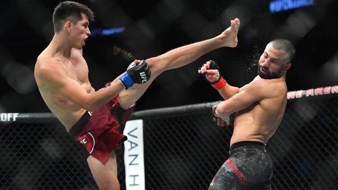 To byla řežba! Podívejte se na to nejlepší z UFC v Nashvillu