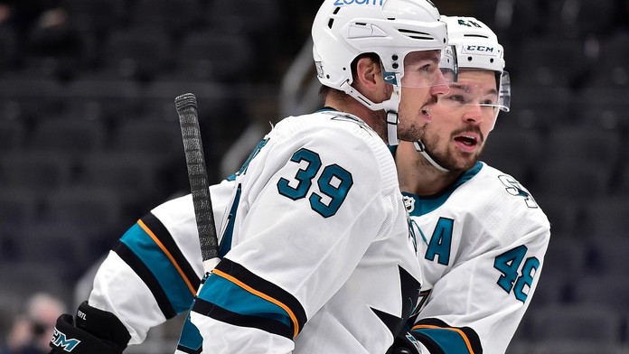 Hertl měl proti LA nabito. Ani jeho dvě gólové trefy ale debakl neodvrátily