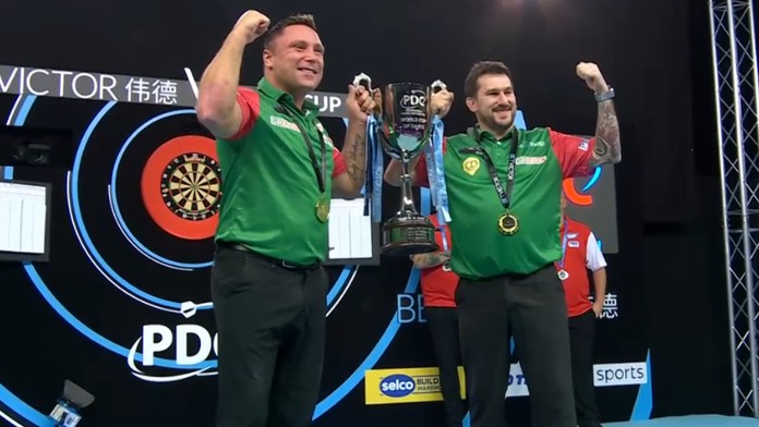 Velšané porazili Anglii a slaví první triumf na World Cup of Darts