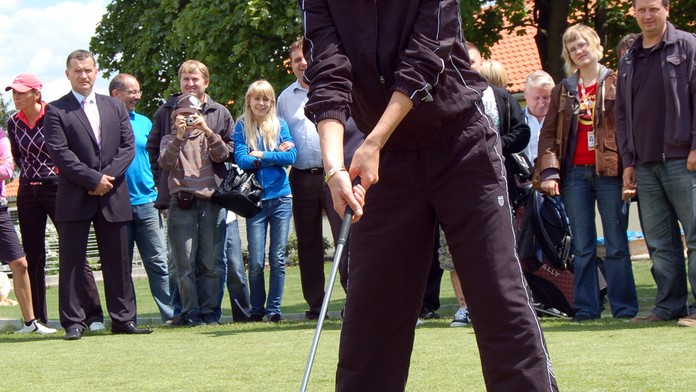 Jágr a kráska Kurnikovová v akci, hráli tenis a golf