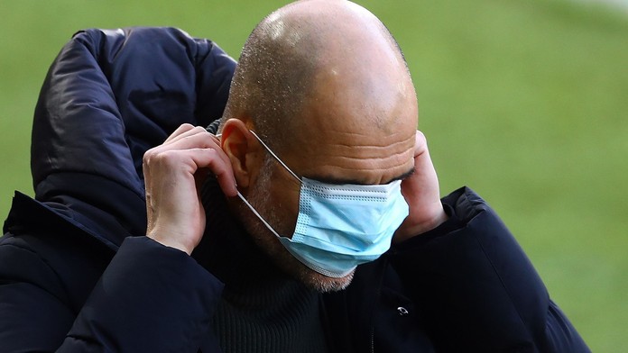 Guardiola žádá roušky pro všechny: Nevíte, jaké to je hrát bez lidí