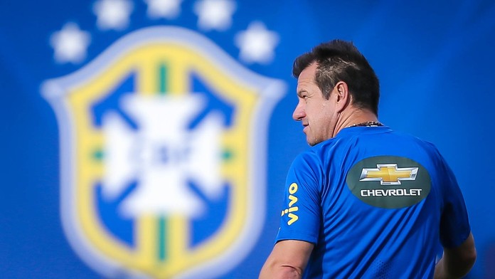 Následky brazilské potupy: Legenda Dunga skončil, přišel o Rio