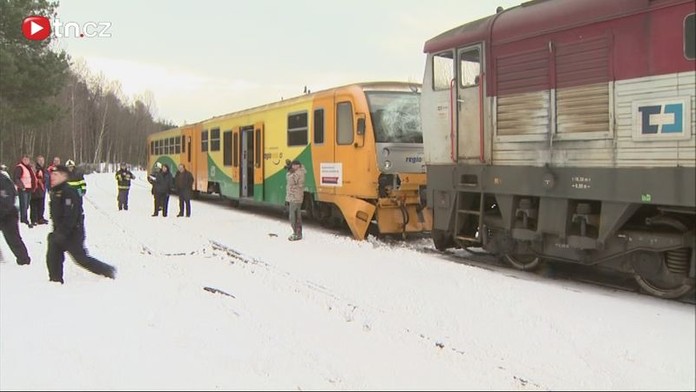 Tratě jsou sněhem zaváté! Vlaky stojí a mají zpoždění