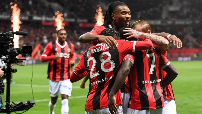 Fotbalisté Nice dohrávali v deseti. I tak slaví výhru a první místo v Ligue 1