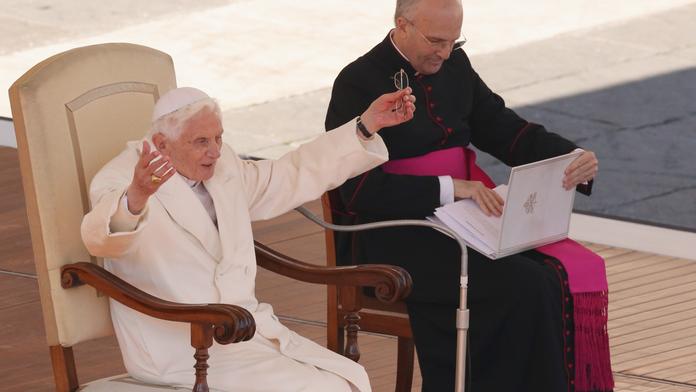 Papež Benedikt XVI. se rozloučil s věřícími. Ke křesťanům mluvil i česky!