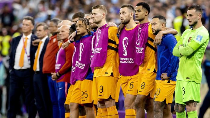 Všechno je jinak. Teď se stydí Nizozemci. Před penaltou chtěli rozhodit Martíneze