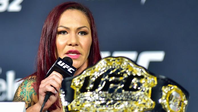 UFC přišla o jednu z tváří! Cyborg se loučí, fanouškům poslala vzkaz