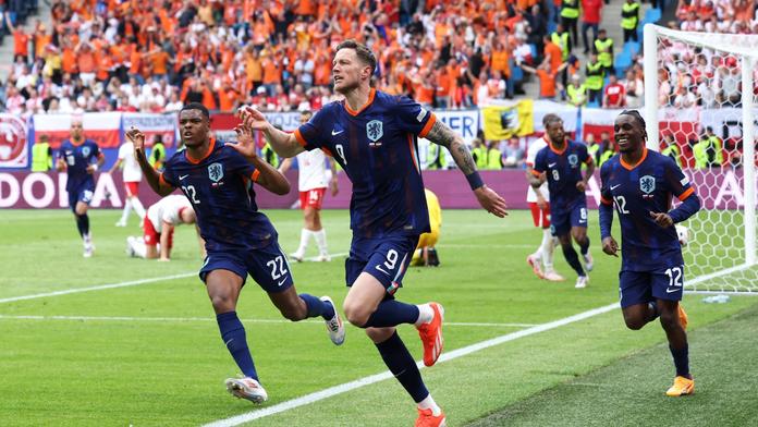 Fotbalisté Nizozemska slaví gól 