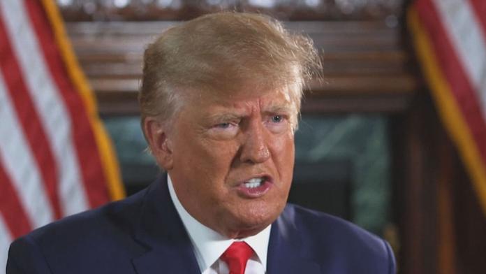 Vyšetřovatelé získají přístup k tajným dokumentům. Trump se neodvolal proti zamítnutí žaloby
