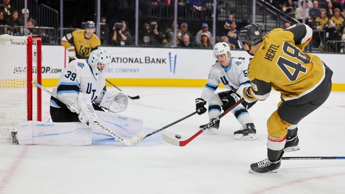 Hertl opět bodoval a pomohl Vegas k výhře. Asistovali i Vrána, Kämpf a Hronek