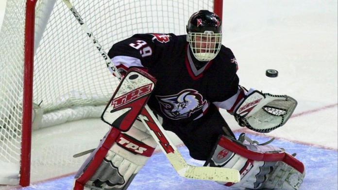 Hašek slavnostně zahájil utkání NHL. Pár dnů předtím soutěž tvrdě kritizoval