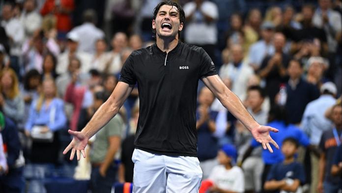 Spojené státy mají po 18 letech finalistu US Open, světovou jedničku vyzve Fritz