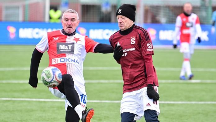 Silvestrovské derby: Slávisté vyhráli ve veteránech, Sparta v internacionálech