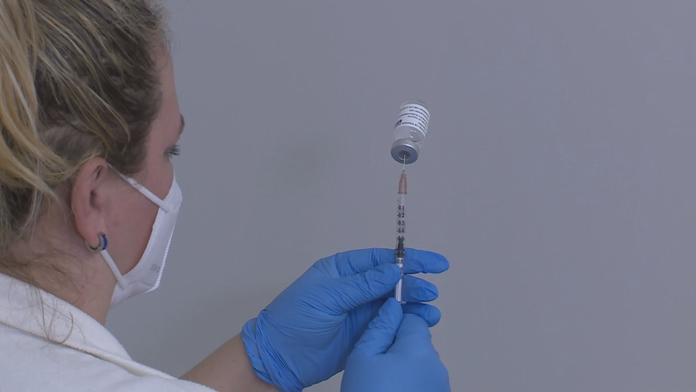 Zástupci pacientů odmítají vakcíny bez schválení. Kritizovali i registraci k očkování