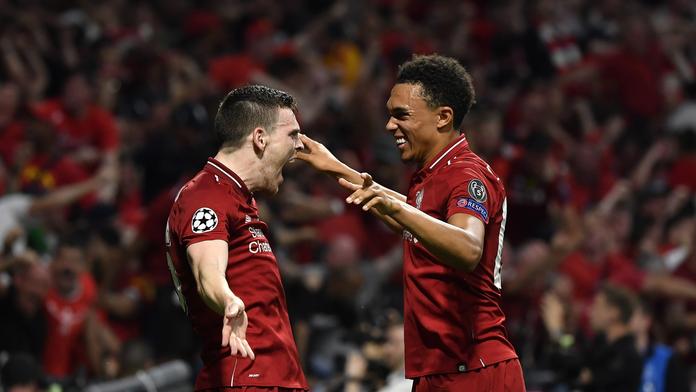Běžný den Liverpoolského obránce: Čtyřikrát zavolat svému parťákovi