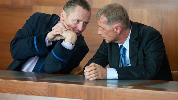 Z lobbisty Janouška je oficiálně invalida. Proto nechce do vězení