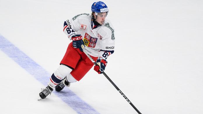 Český obránce po roce opět zabojuje o NHL. Podepsal s Pittsburghem