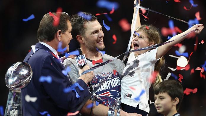 Superbowl opět patří Bradymu a Patriots. Vyhráli ho pošesté!