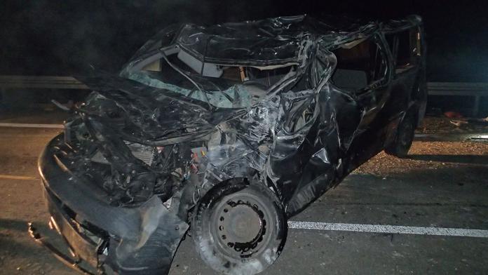 Auto se na Vysočině srazilo s dodávkou. Jeden mrtvý, tři zranění