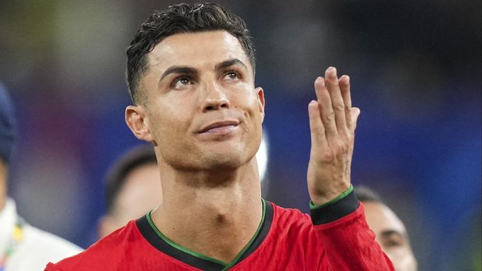 Ronaldo hlásí, že je připravený. Od fanoušků ale sklidil posměch