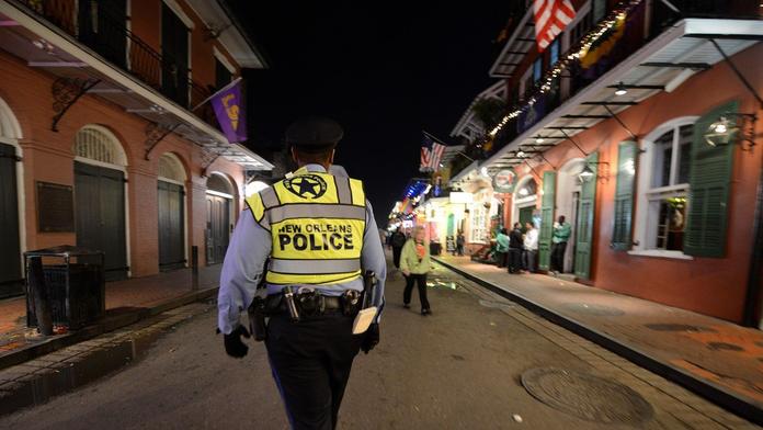 Střelba do davu v New Orleans! Nejméně 3 mrtví a 7 zraněných